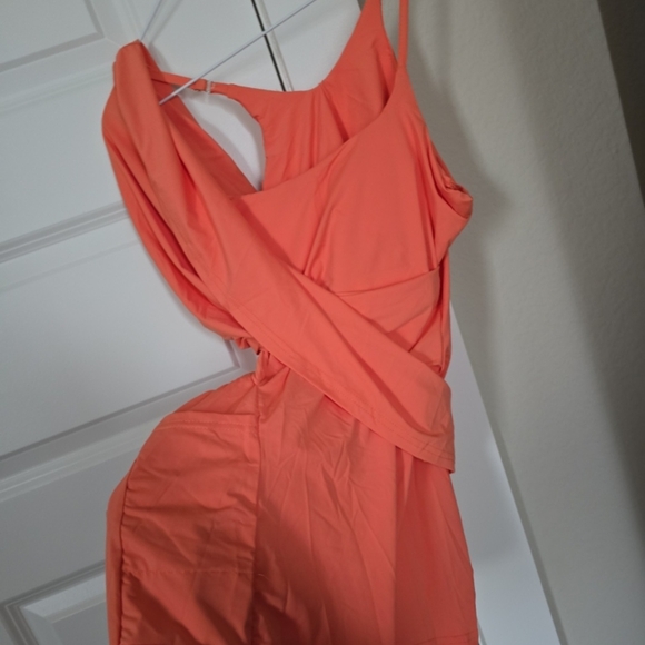 Womans (M) Athletic Dress - Picture 5 of 5